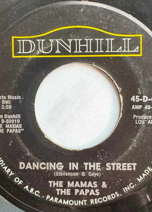 The Mamas & The Papas : Words Of Love / Dancing In The Street (7", Single, Styrene)