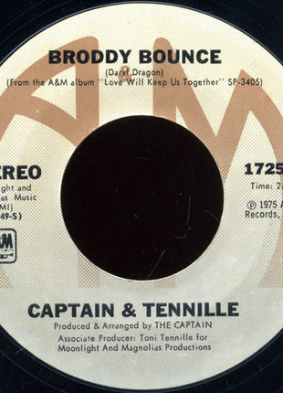 Captain And Tennille : The Way I Want To Touch You (7", Single, Styrene, Pit)