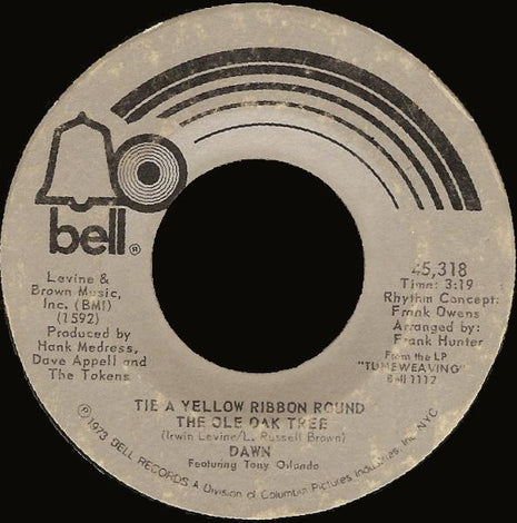 Dawn (5) Featuring Tony Orlando : Tie A Yellow Ribbon Round The Ole Oak Tree (7", Single, Pre)