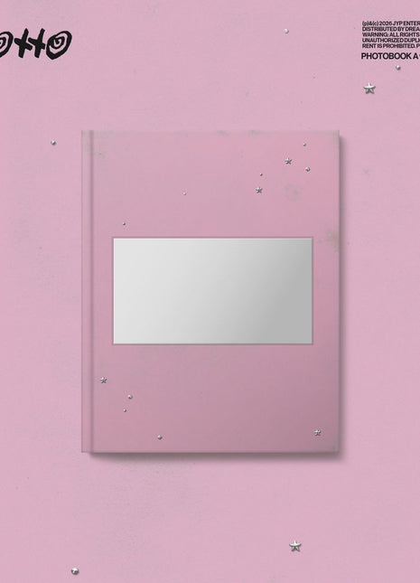 the album cover for ITZY - Motto [Photobook A ver.]