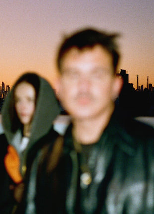 the album cover for Ela Minus / Nick León - qué les pasó a mis amigos? [Download Included]