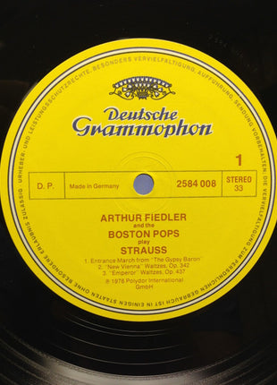 Arthur Fiedler  And Boston Pops Orchestra : Play Strauss (LP)